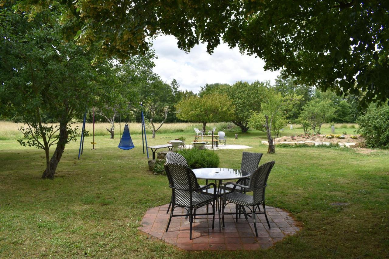 Le Moulin Bleu Bed and Breakfast Seigy Exteriör bild